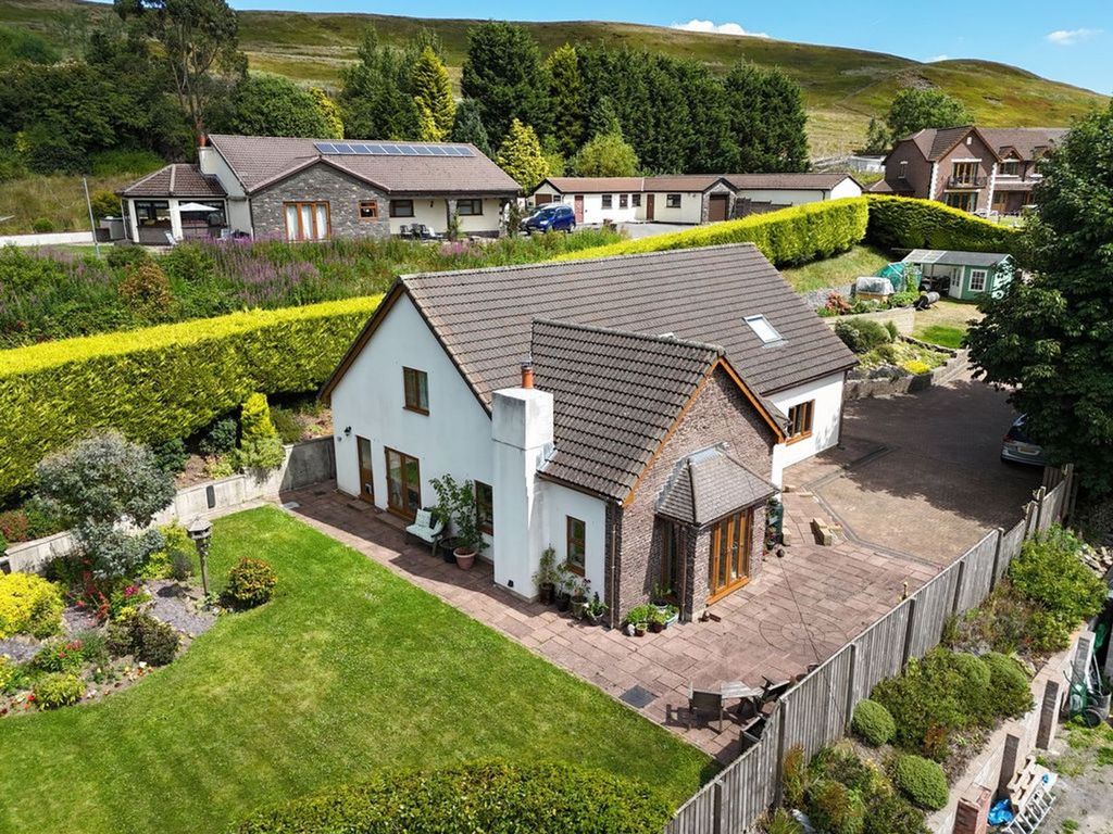 Property photo 1 of 52