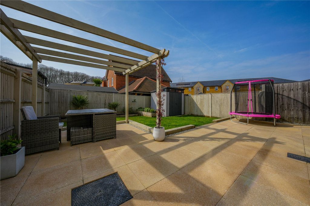 Property photo 2 of 17 Picture No. 15