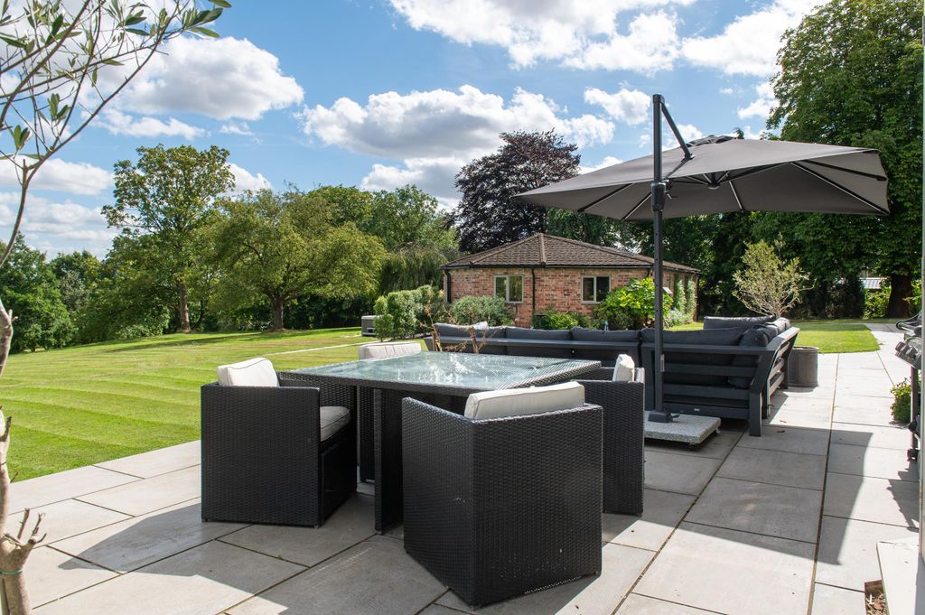 Additional image 44 of 11 bed farm for saleKings Lane, Snitterfield, Stratford-Upon-Avon, Warwickshire CV37.