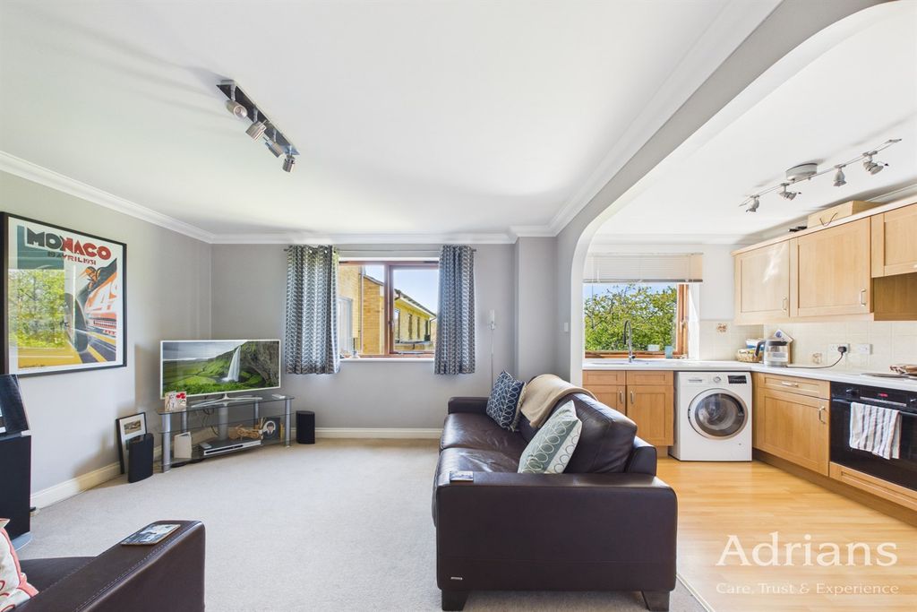 Property photo 1 of 18 (Main)