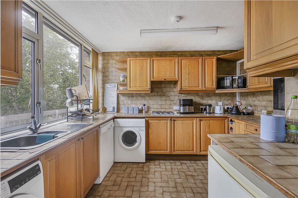 Property photo 2 of 11 Picture No. 10