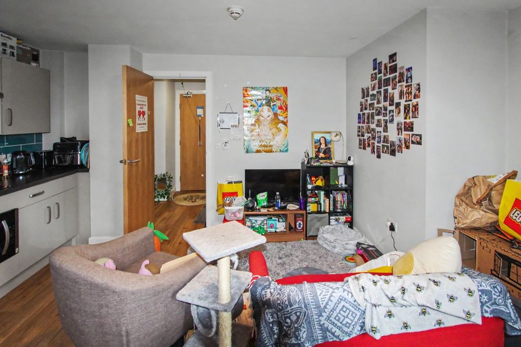 Property photo 3 of 11