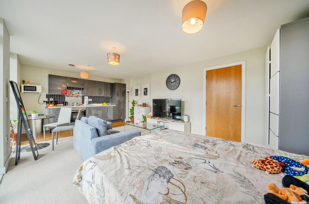 Property photo 3 of 16 1529997-6-1A11Bc6...