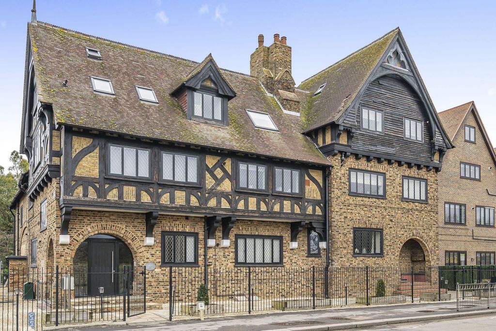 Property photo 2 of 5 External