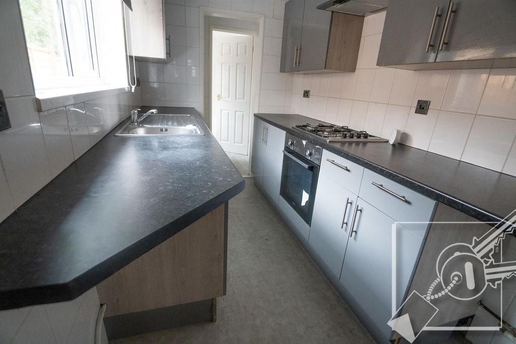 Property photo 3 of 25 Kitchen