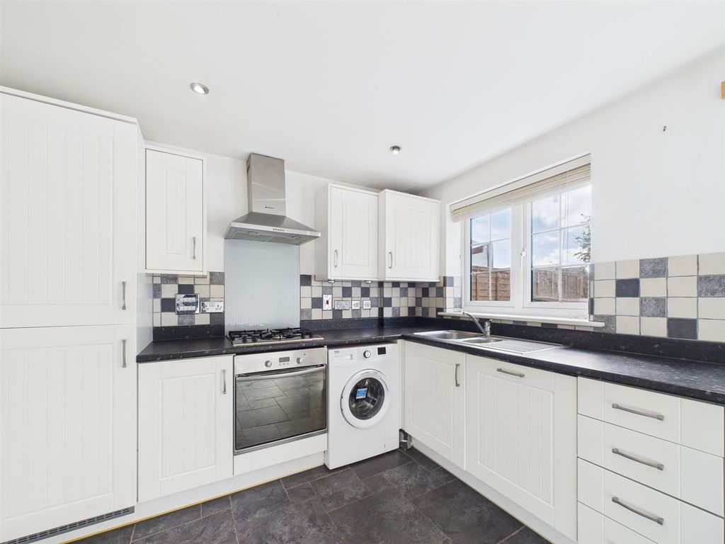 Property photo 2 of 15 Kitchen/Diner