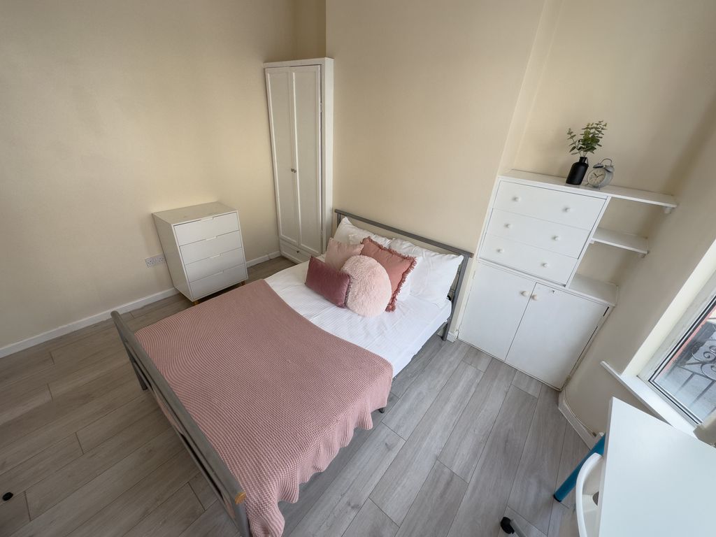 Property photo 2 of 9 2