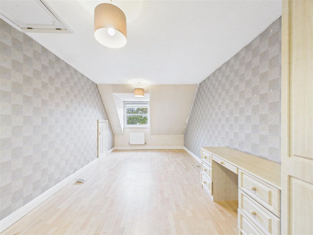 Property photo 2 of 13 Cam05193G0-Pr0066-Still002.Jpg