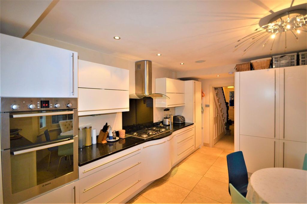 Property photo 1 of 3 Bushfields Ig10