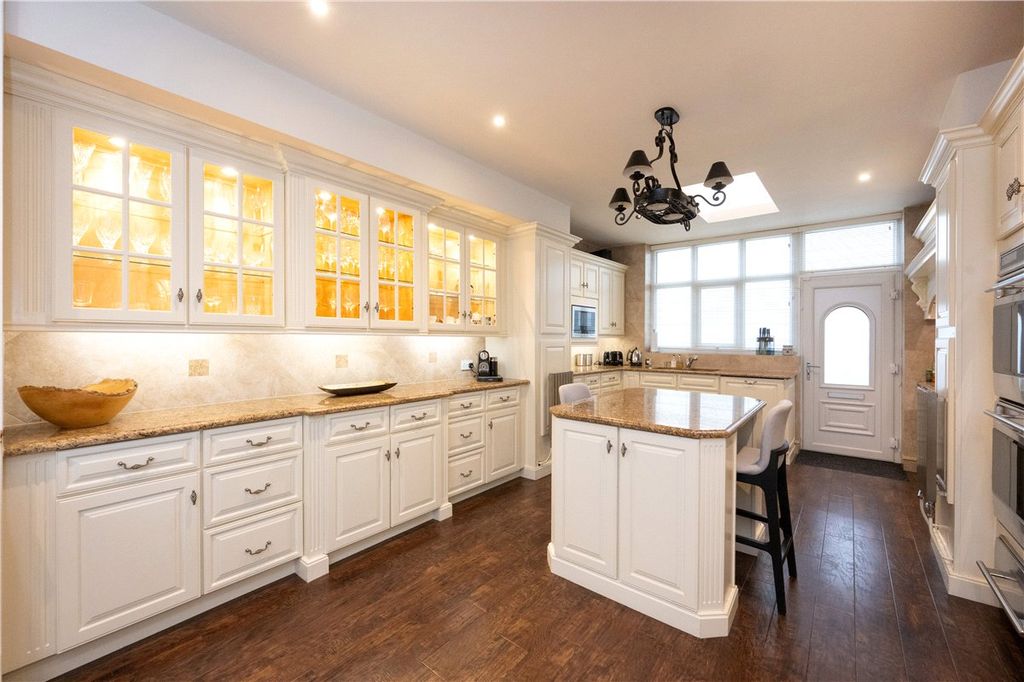 Property photo 3 of 21 Picture No. 04