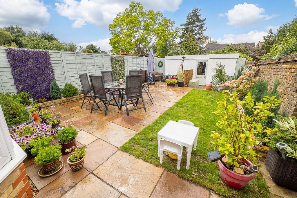 Property photo 3 of 17 Garden