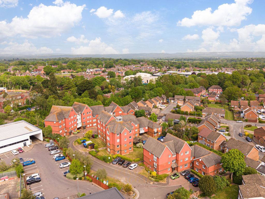 Additional image 19 of 3 bed flat for saleTower Close, East Grinstead RH19