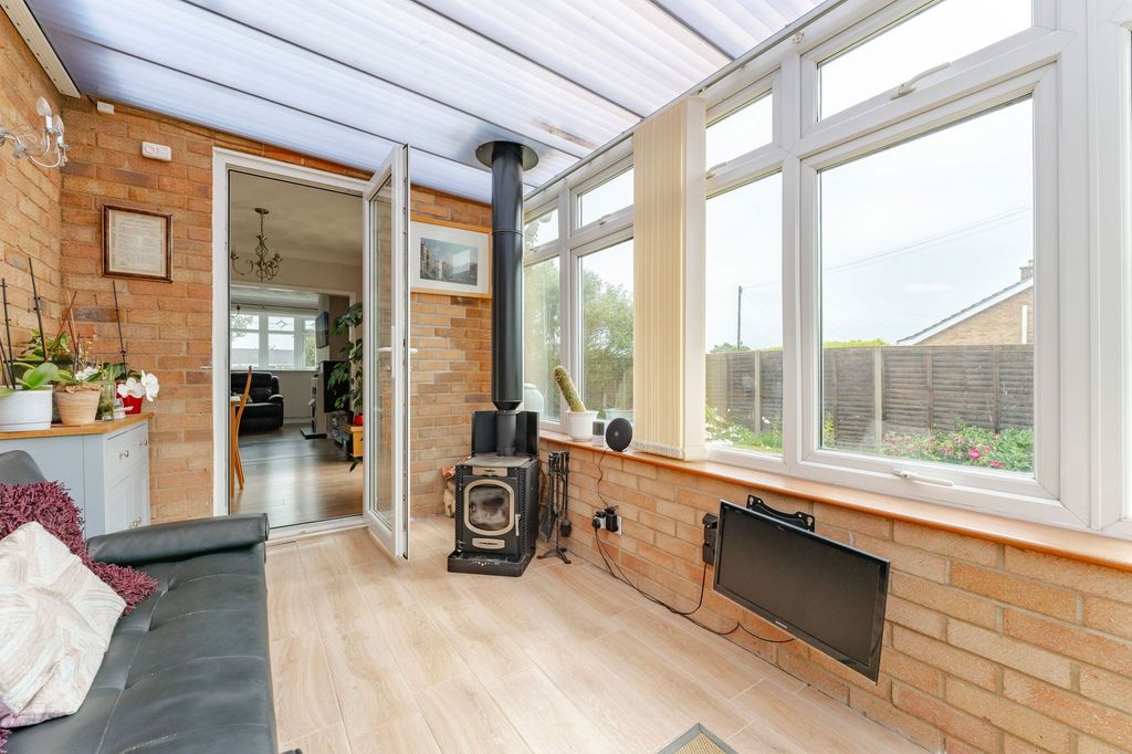 Property photo 2 of 25