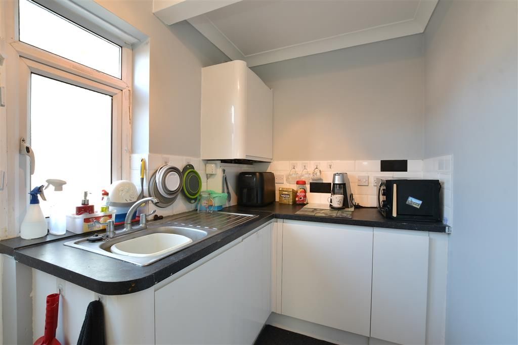 Property photo 3 of 11 Kitchen