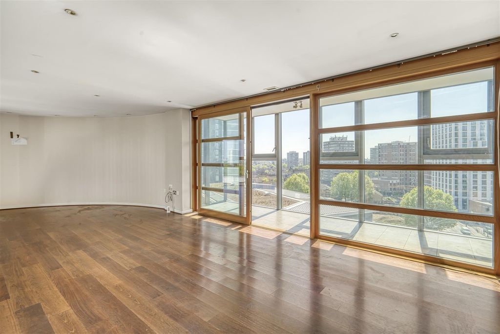 Property photo 2 of 10 Reception - Winter Balcony, Falcon Wharf, Eden Har