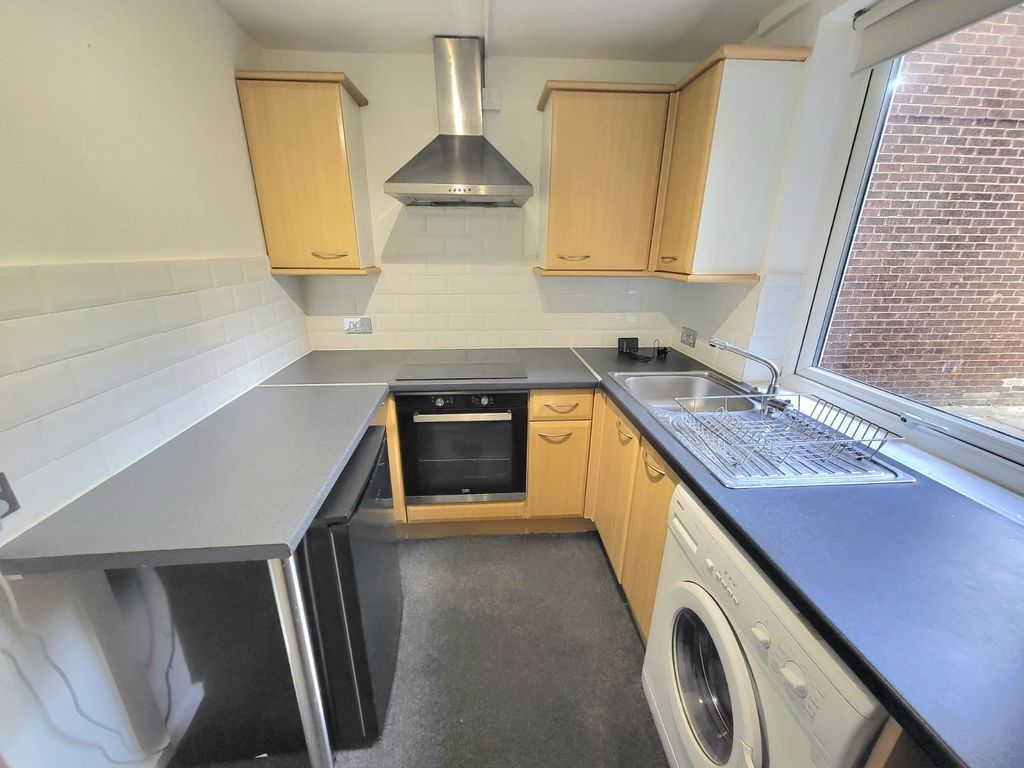 Property photo 3 of 8 Picture No. 13