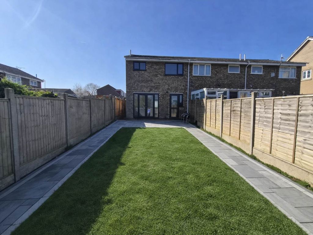 Property photo 3 of 11 Garden