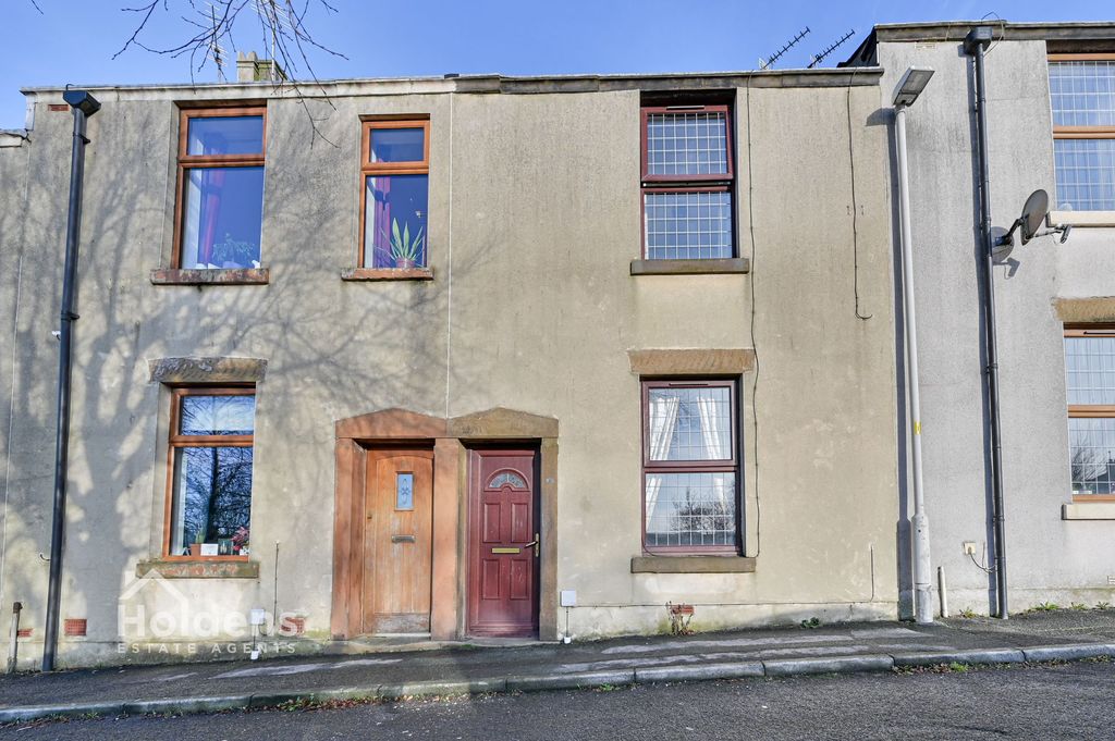 Property photo 1 of 16 Front