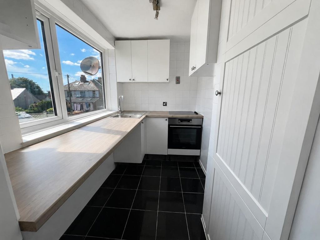 Property photo 1 of 5 Balcony