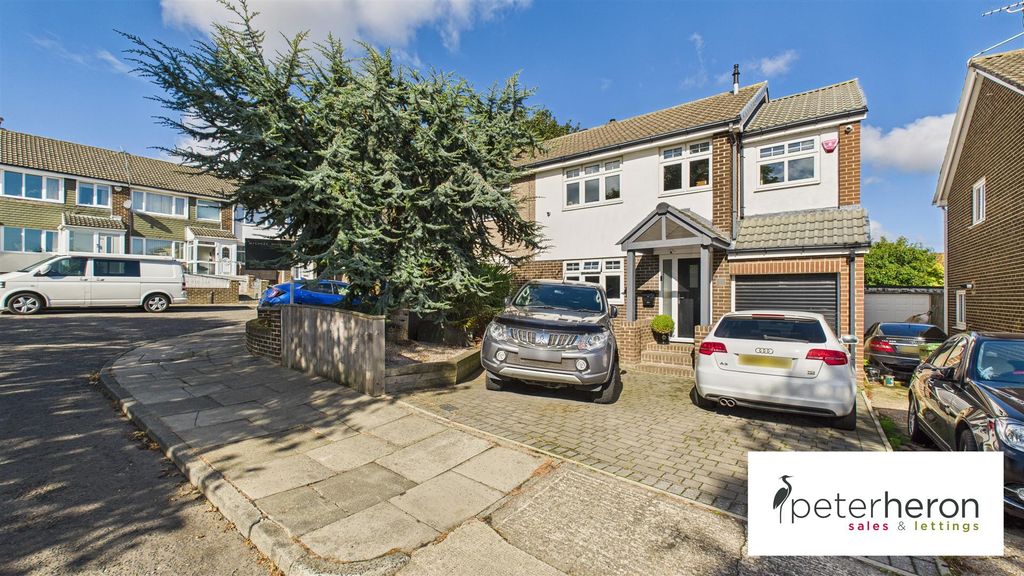 Property photo 1 of 36 Cam05632G0-Pr0045-Still043.Jpg