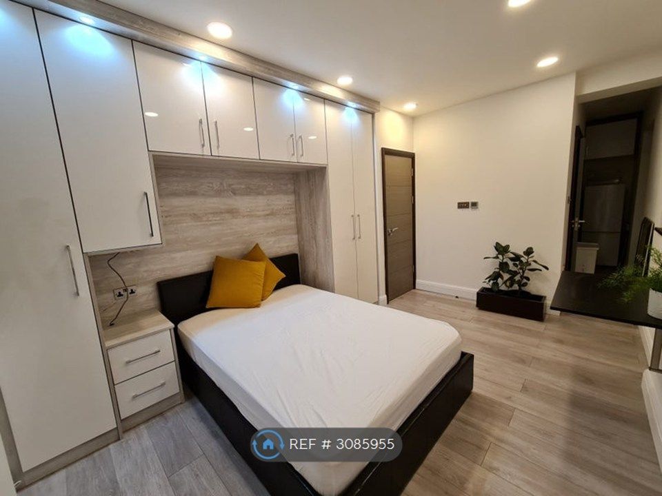 Property photo 2 of 4 Bedroom Space