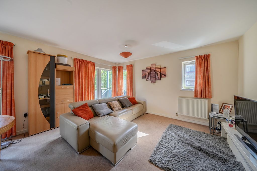 Property photo 3 of 13