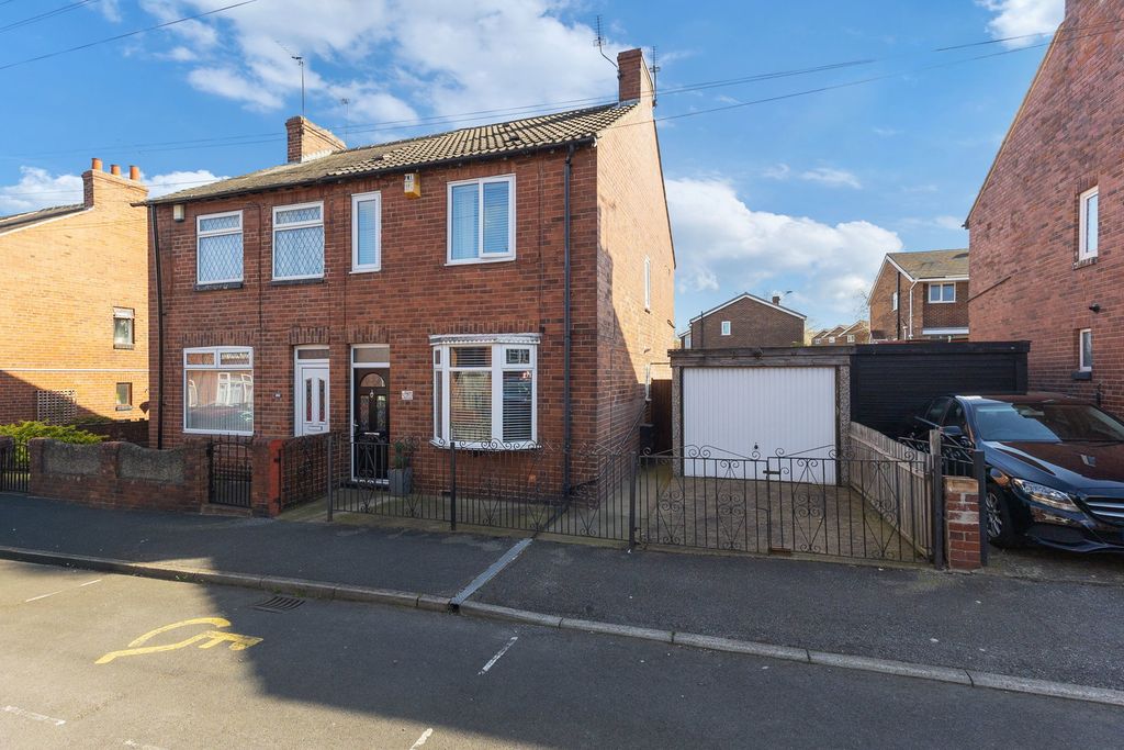 Property photo 1 of 23