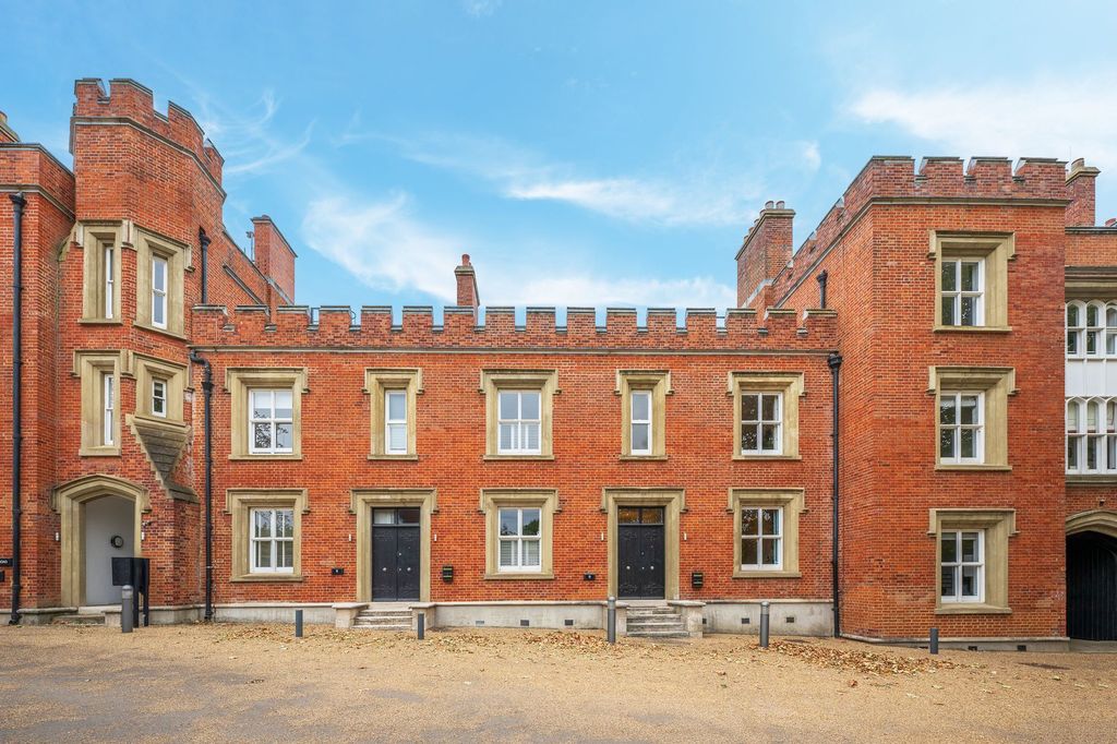 Property photo 3 of 25