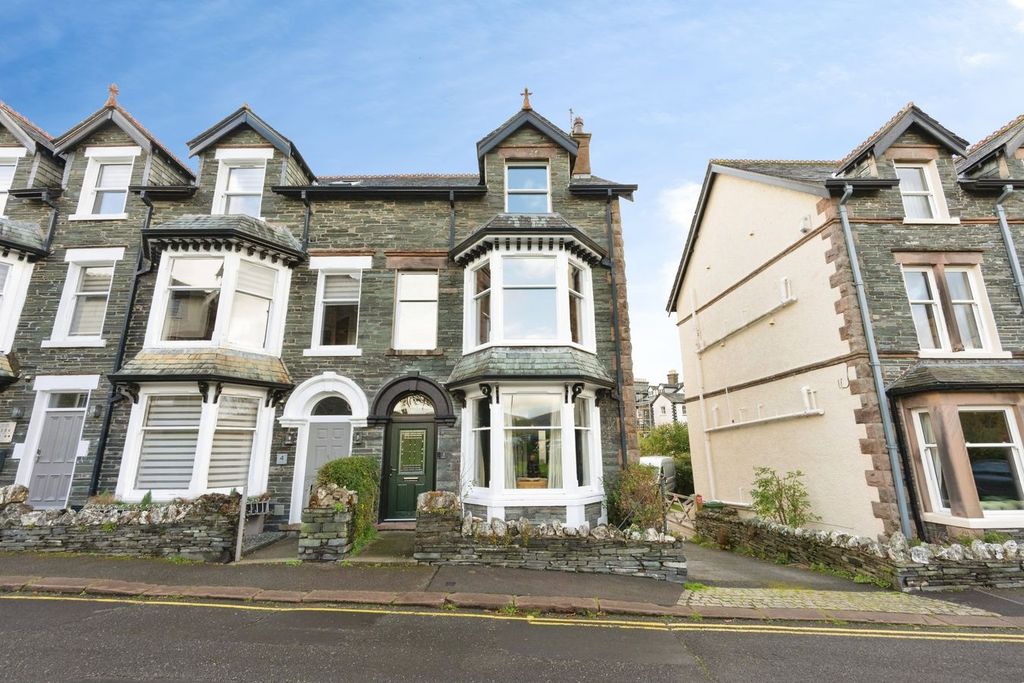 Property photo 1 of 30