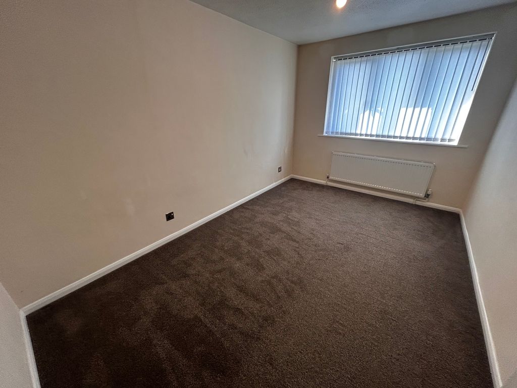 Property photo 3 of 8 Bedroom 1