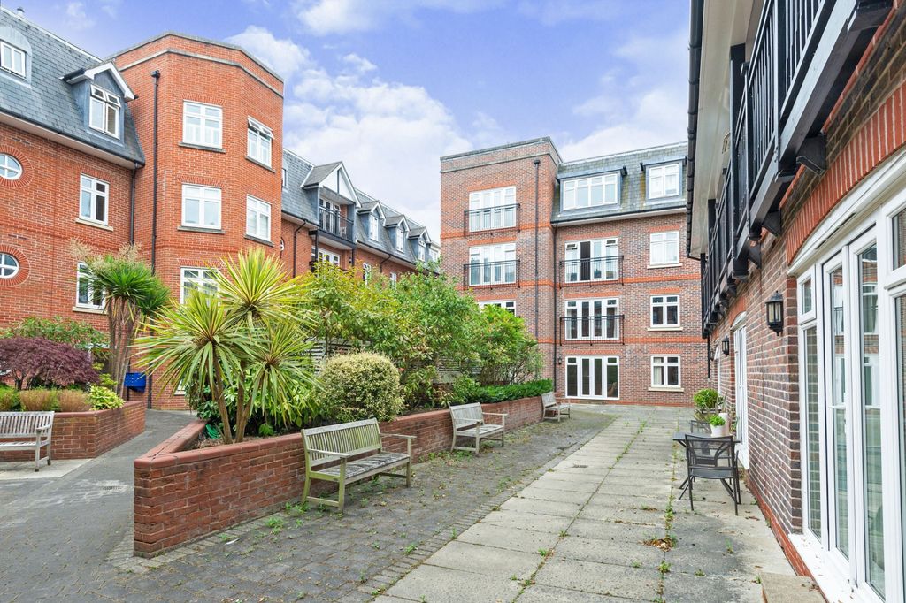 Property photo 1 of 6