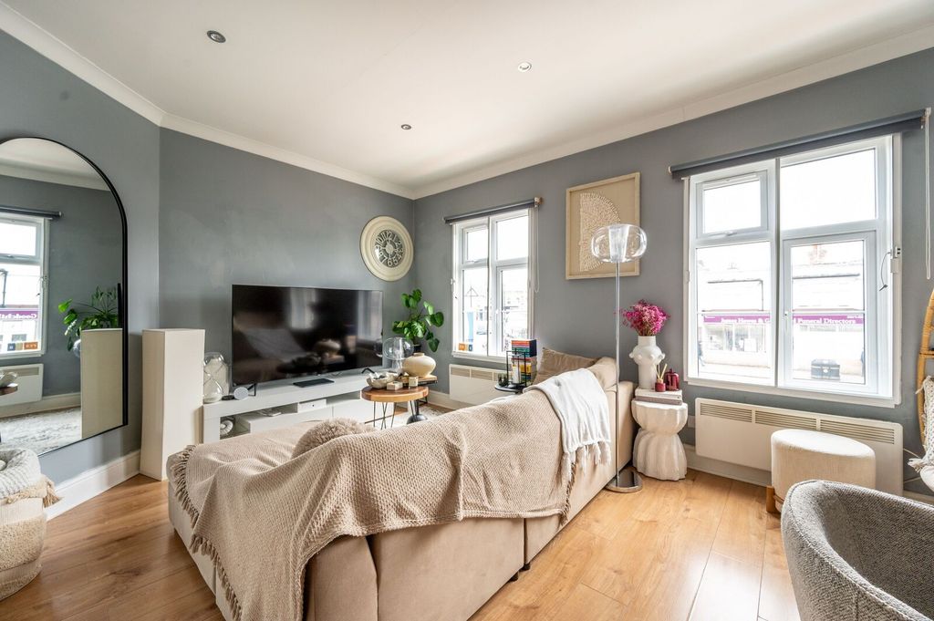 Additional image 8 of 2 bed maisonette for saleThe Broadway, Highams Park, London E4