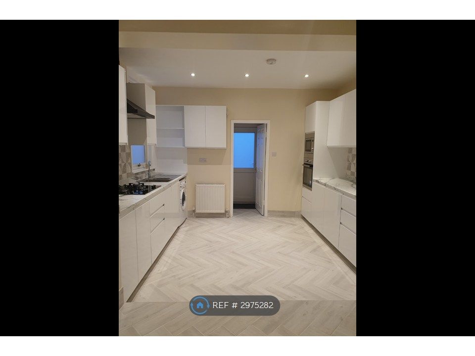 Property photo 2 of 16 Kitchen