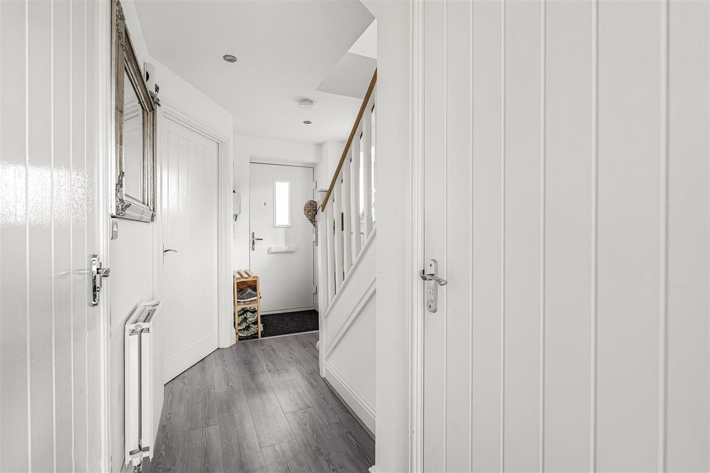 Property photo 3 of 18 17_62744.Jpg