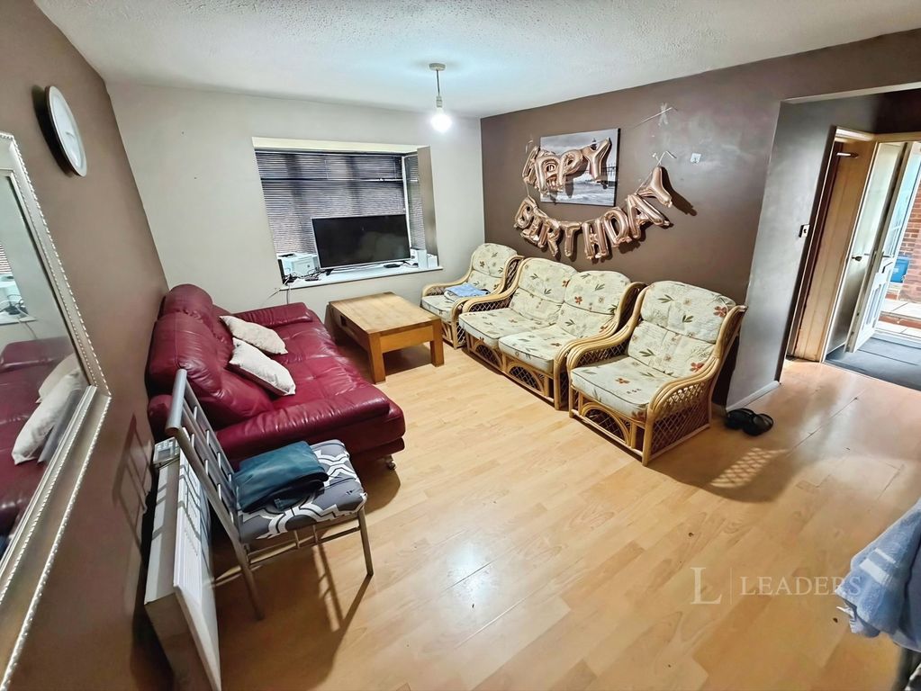 Property photo 2 of 10 Pbox-Img.Jpg