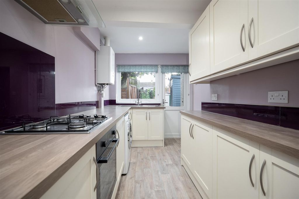 Property photo 3 of 15 Kitchen