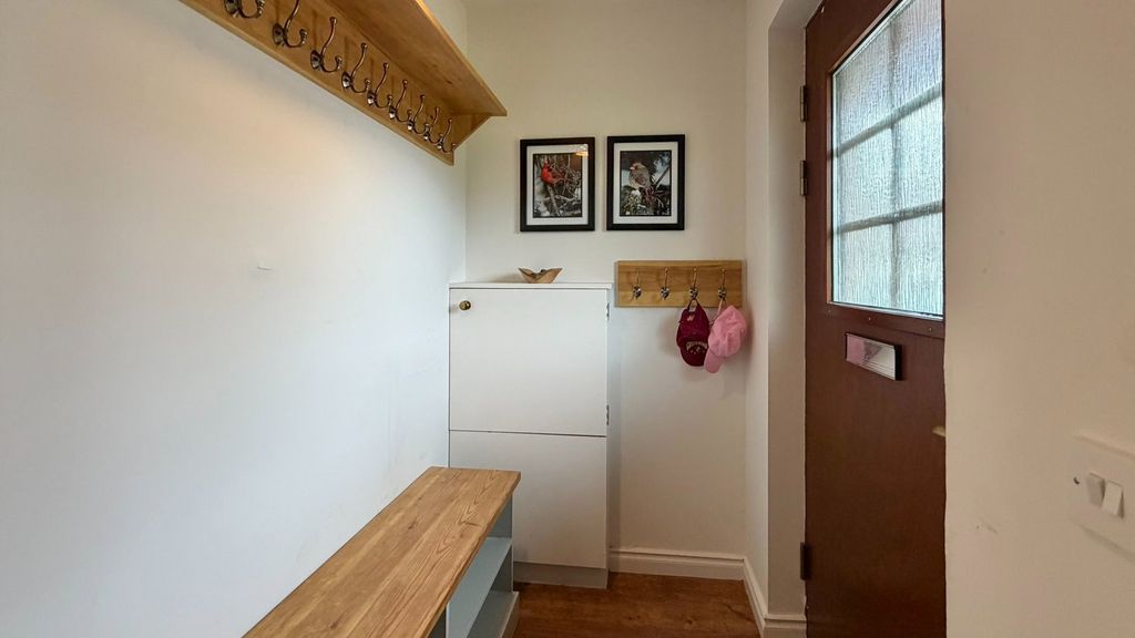 Property photo 2 of 34