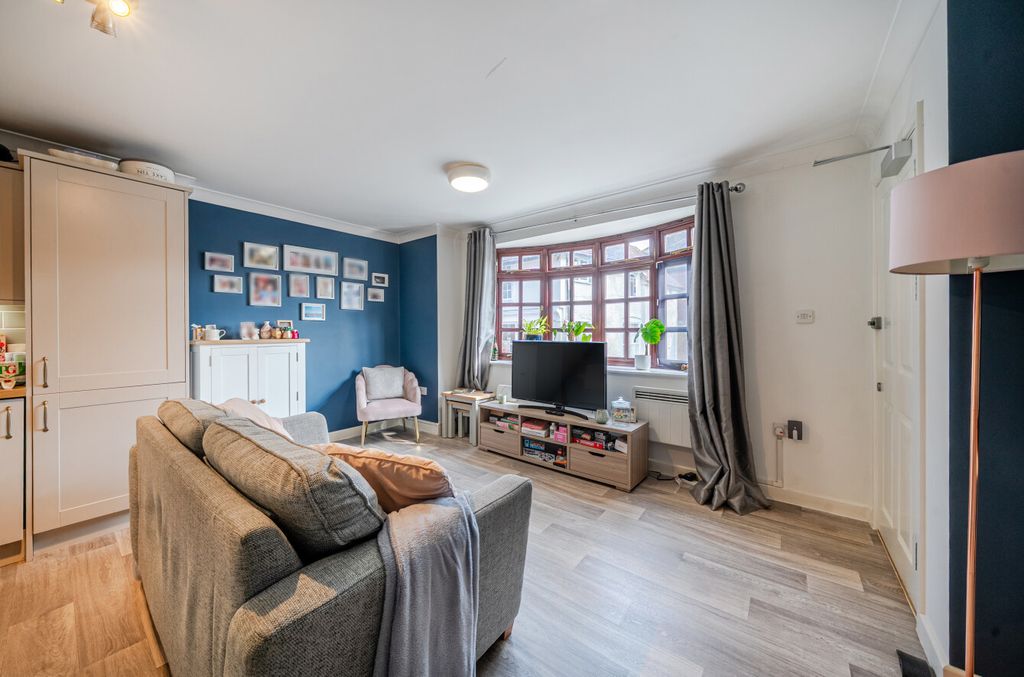 Property photo 2 of 8 1431720-6-69c126c...