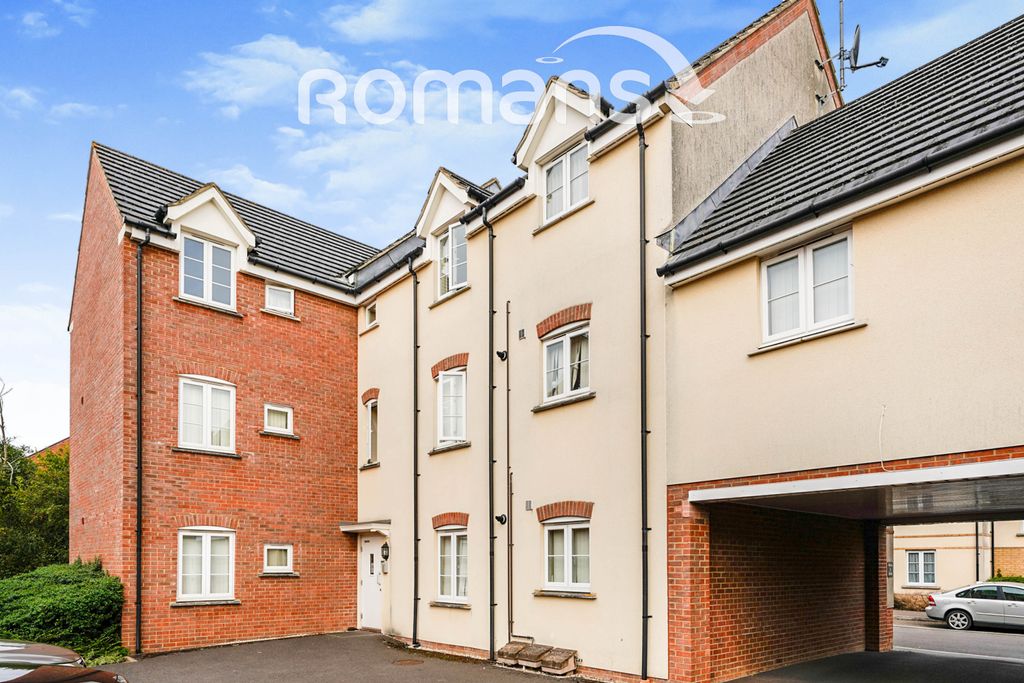 Property photo 1 of 7 External
