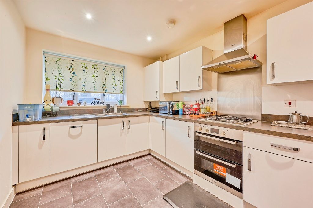 Property photo 2 of 25