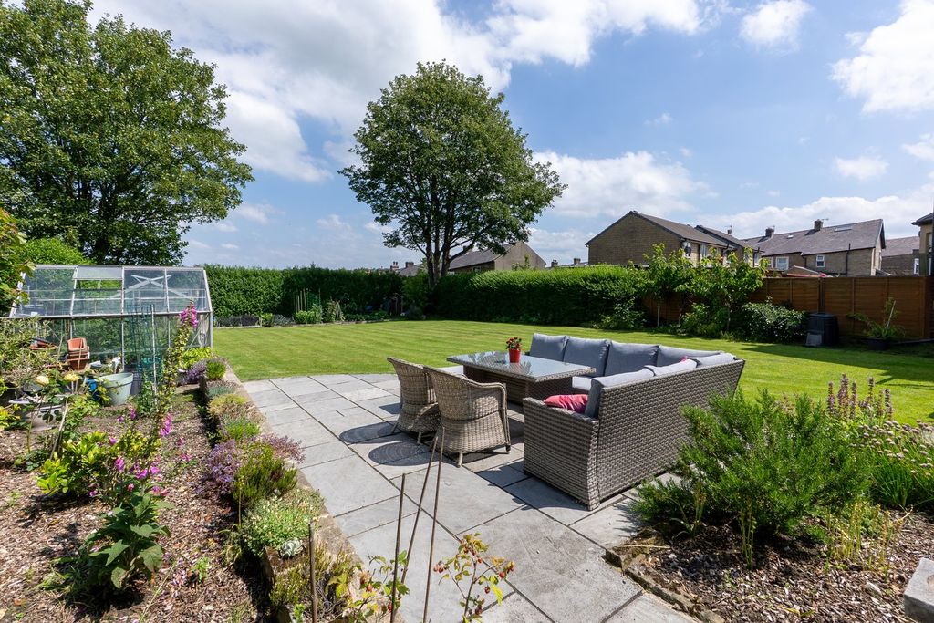 Property photo 2 of 59