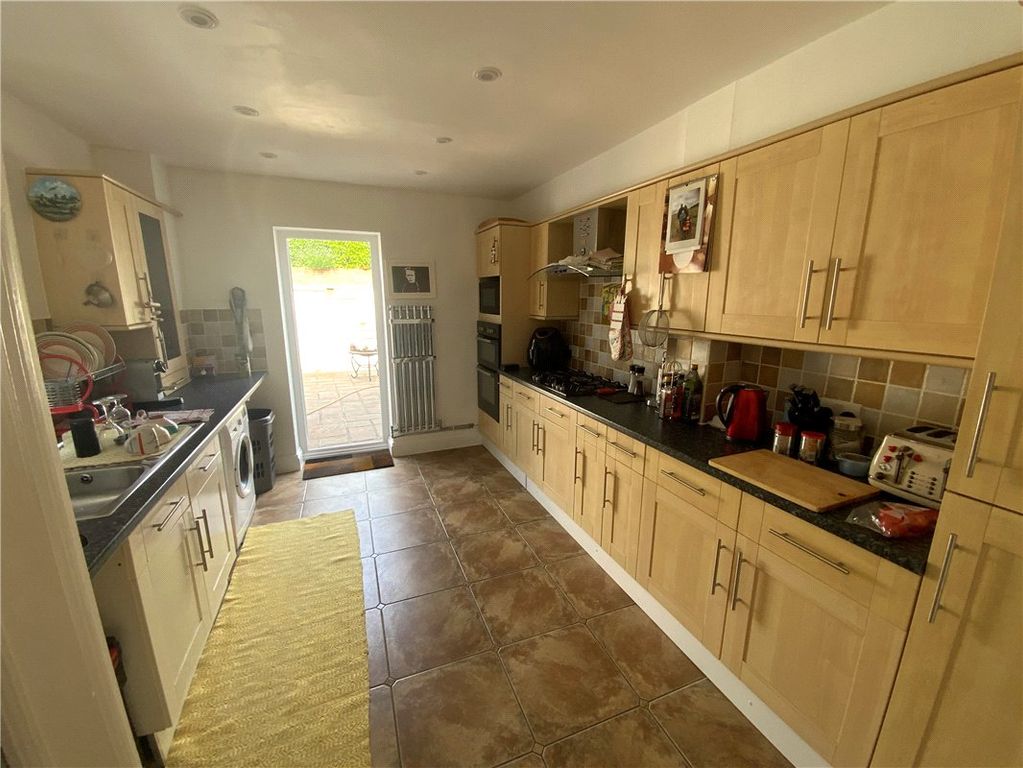 Property photo 2 of 16 Picture No. 17