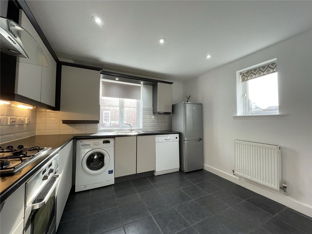 Property photo 2 of 7 Picture No. 14