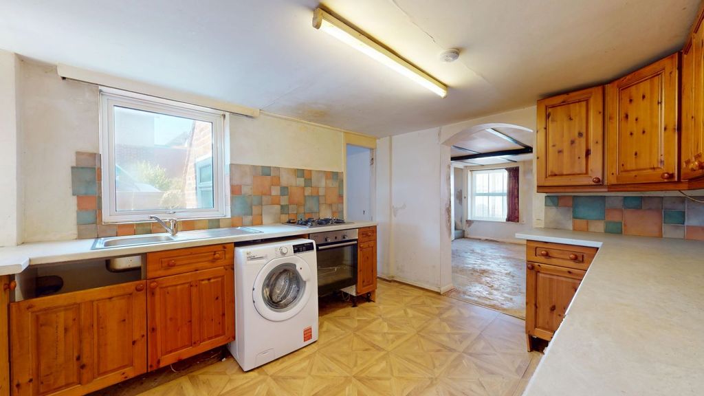 Property photo 3 of 12