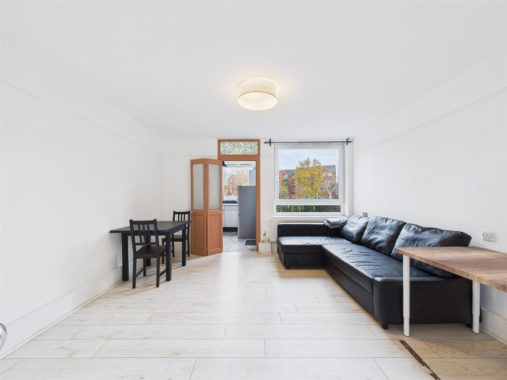 Property photo 1 of 18 Cam01358G0-Pr0203-Still010.Jpg