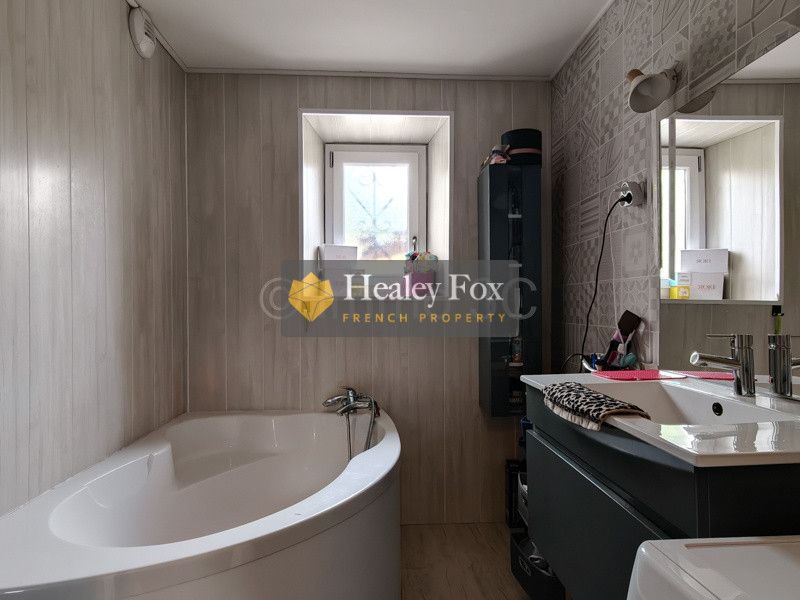 Property photo 3 of 25 Photo_2F044366900F1A3182171Ffdadd1A1A4