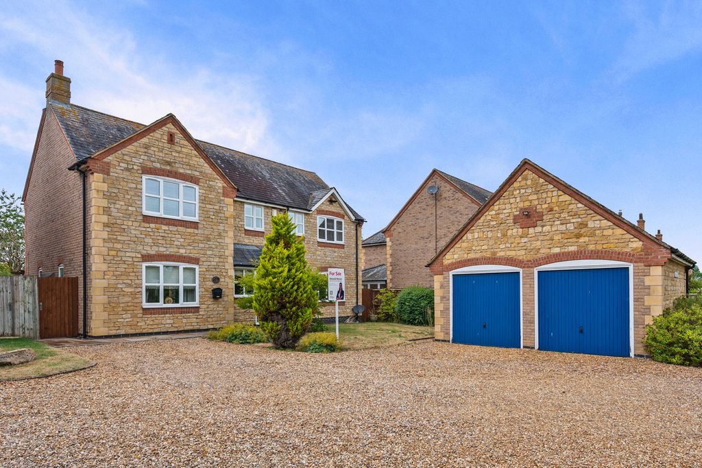 Property photo 1 of 43