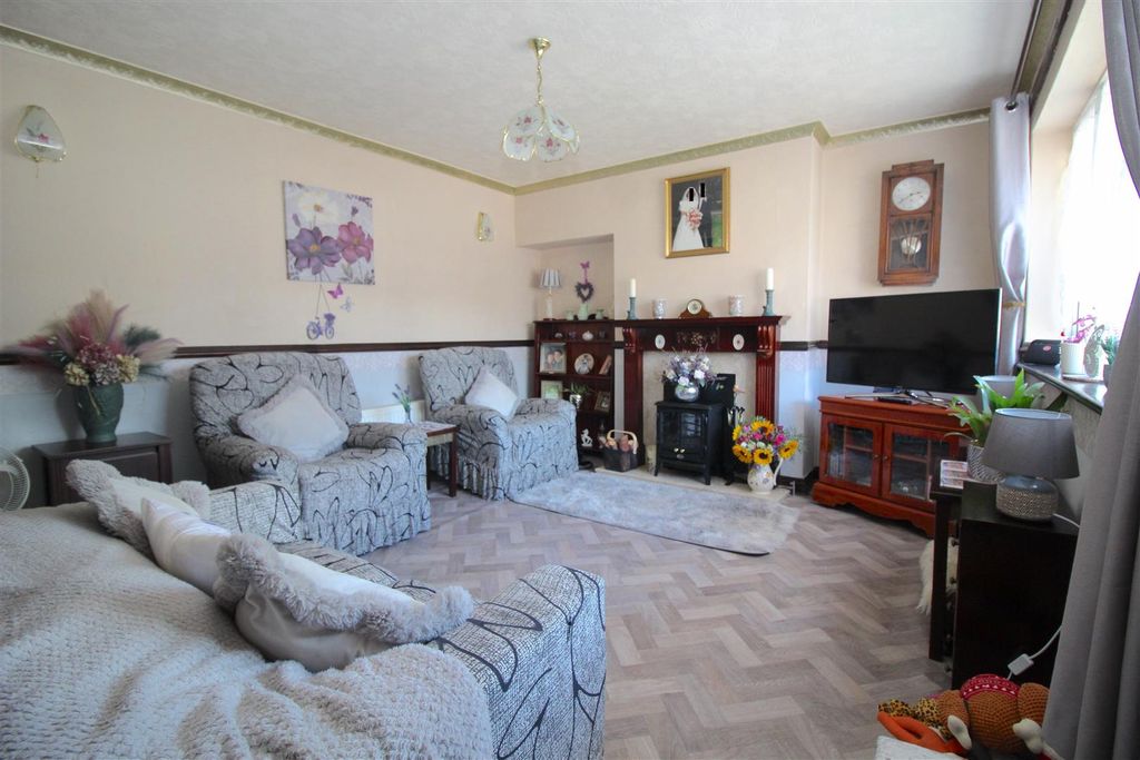 Property photo 2 of 12 Img_8305.Jpg