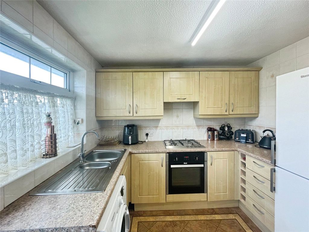 Property photo 2 of 18 Picture No. 15