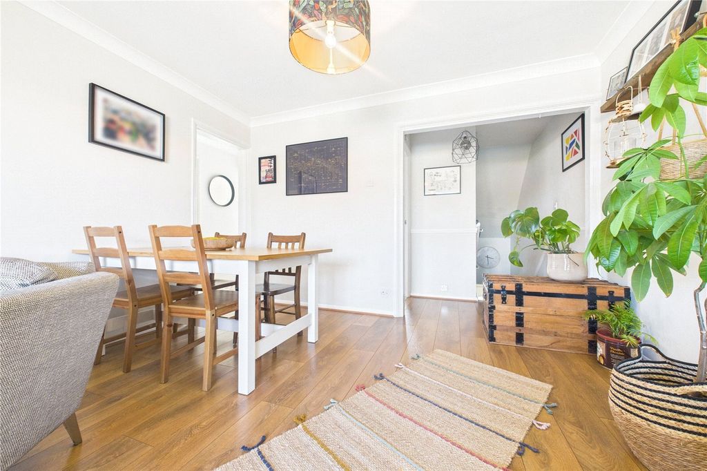 Property photo 3 of 16 Dining Area